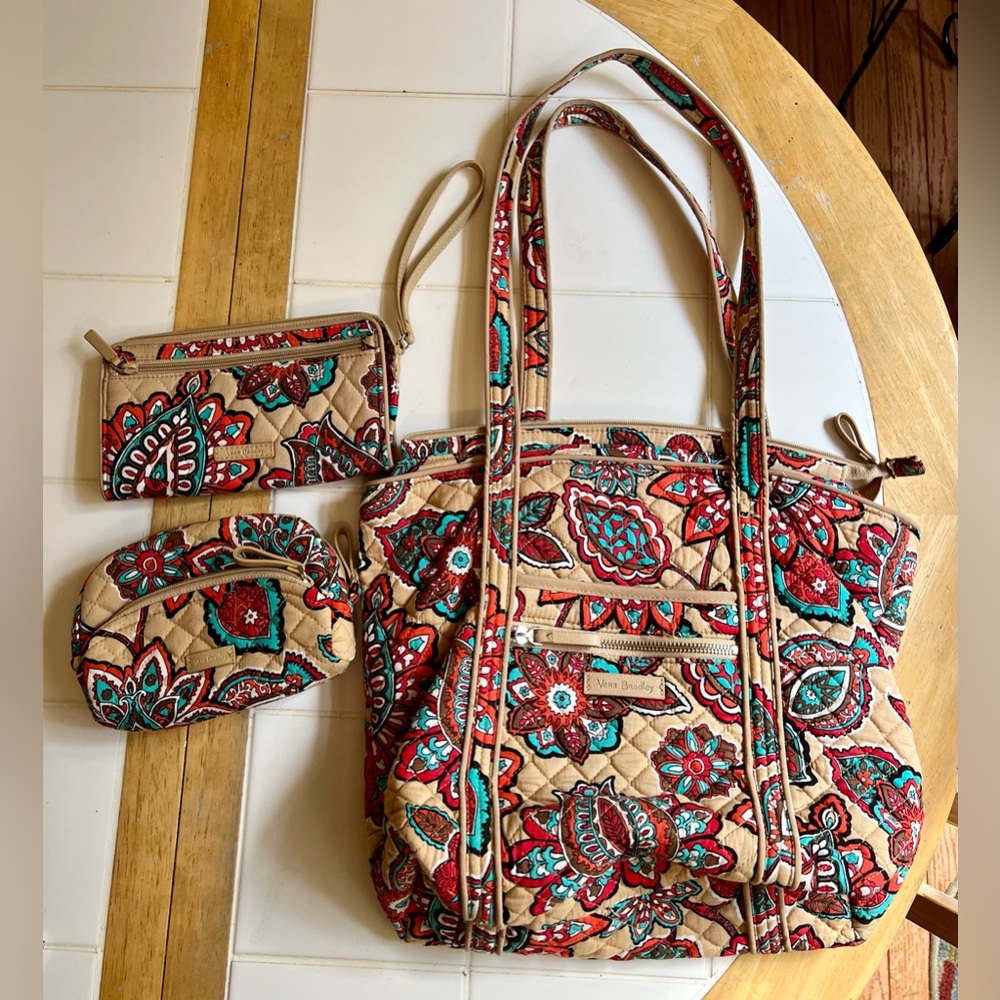 Vera Bradley tote,wristlet,sm cosmetic bag set Desert Floral ret.pattern 2018